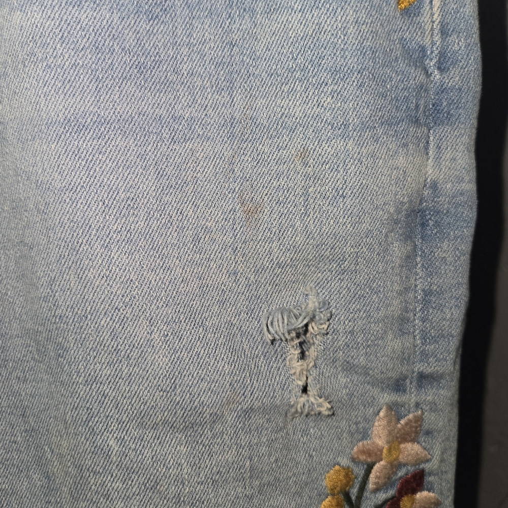 Pilcro Floral Embroidered Distressed Light Blue Jeans - Picture 5 of 9